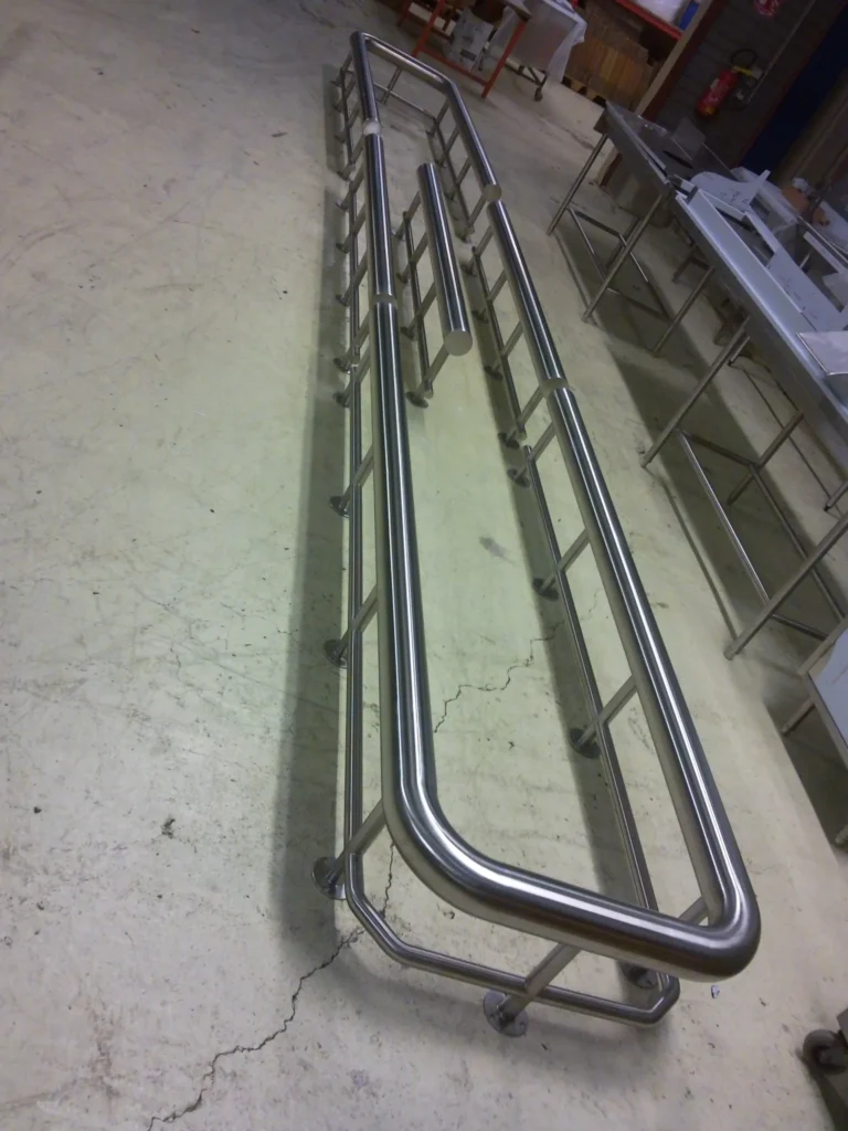 equipement-inox-industrie-savinox-chaudronnerie-mettalerie-inox-sur-mesure-nantes-01