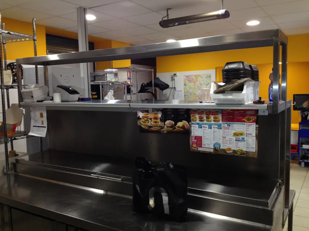 mobilier-inox-agencement-interieur-savinox-chaudronnerie-mettalerie-inox-sur-mesure-nantes-13