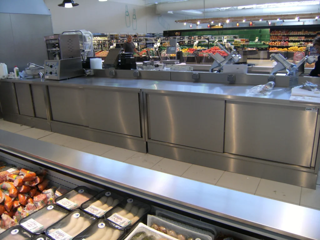 mobilier-inox-agencement-interieur-savinox-chaudronnerie-mettalerie-inox-sur-mesure-nantes-22