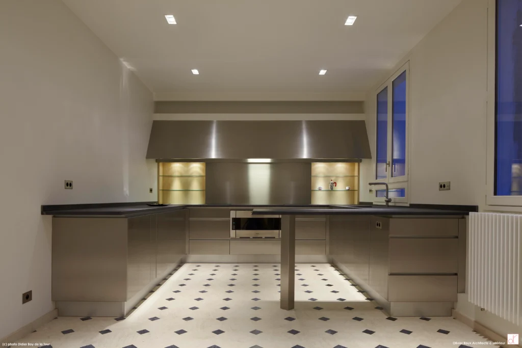 mobilier-inox-cuisine-residentielle-pour-architectes-agenceurs-savinox-chaudronnerie-mettalerie-inox-sur-mesure-nantes-08