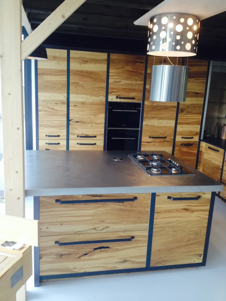 mobilier-inox-cuisine-residentielle-pour-architectes-agenceurs-savinox-chaudronnerie-mettalerie-inox-sur-mesure-nantes-46