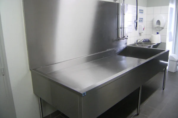 equipement-industriel-inox-convoyeur-inox-table-decoupe-inox-agroalimentaire-savinox-chaudronnerie-mettalerie-inox-sur-mesure-nantes-01 equipement-industriel-inox-convoyeur-inox-table-decoupe-inox-agroalimentaire-savinox-chaudronnerie-mettalerie-inox-sur-mesure-nantes-01